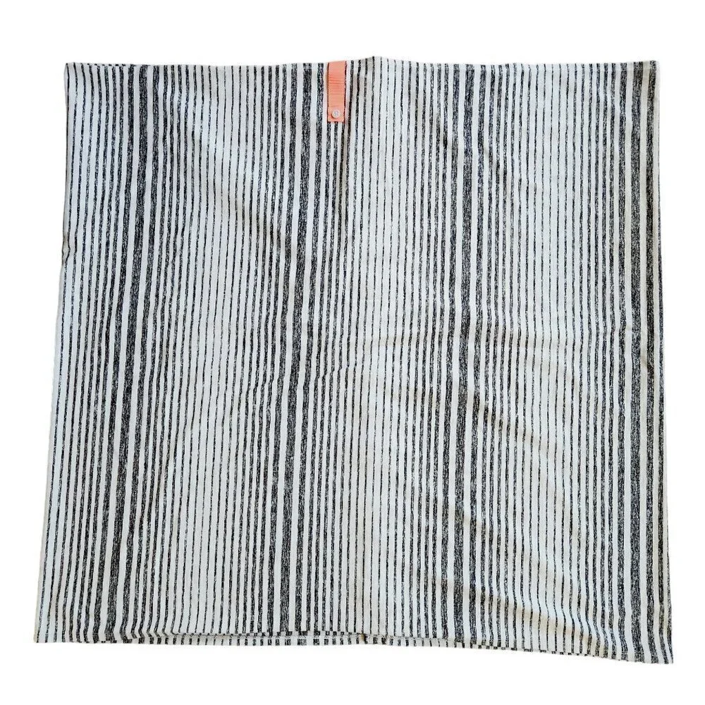 Lululemon Customizable Snap Vinyasa Shawl Scarf in Rulu Grey Stripe